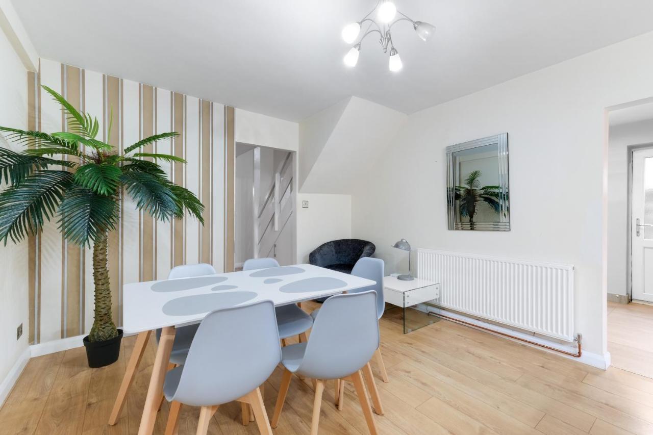 Staiforce 2 Bedroom House With Parking Maidenhead Dış mekan fotoğraf