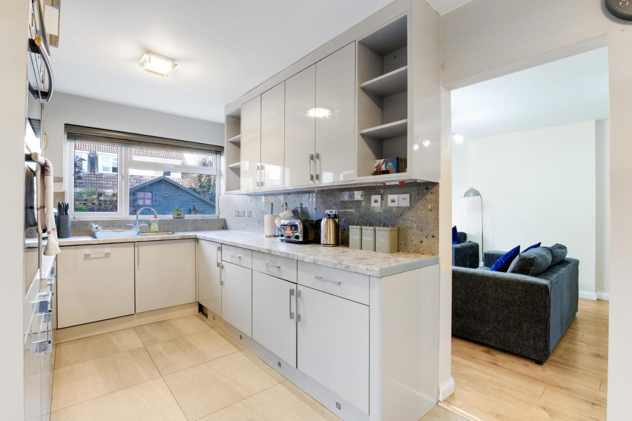 Staiforce 2 Bedroom House With Parking Maidenhead Dış mekan fotoğraf